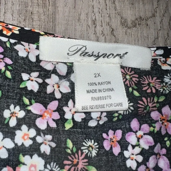Passport Beautiful Floral Black and Pink Cottage Dress Size 2X - Picture 8 of 8